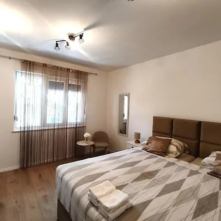 Carlissima Garden Apartment